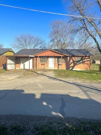 Buy this 3 bed house on 270 South 1st Street in Vinita, OK 74301