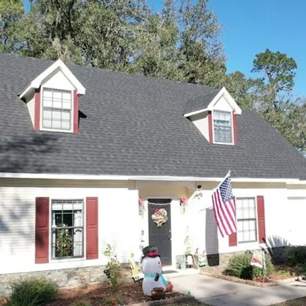 Buy this 3 bed house on 914 Pineview Circle in Live Oak, Suwannee County