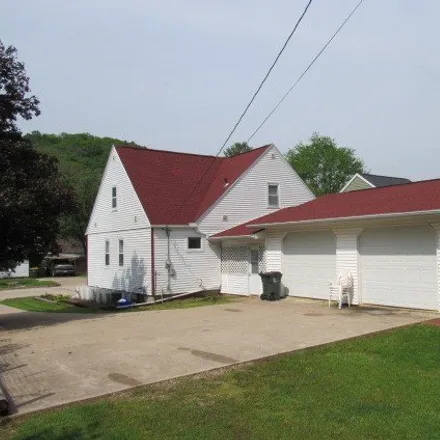 Buy this 4 bed house on 799 East Kinder Street in Richland Center, WI 53581