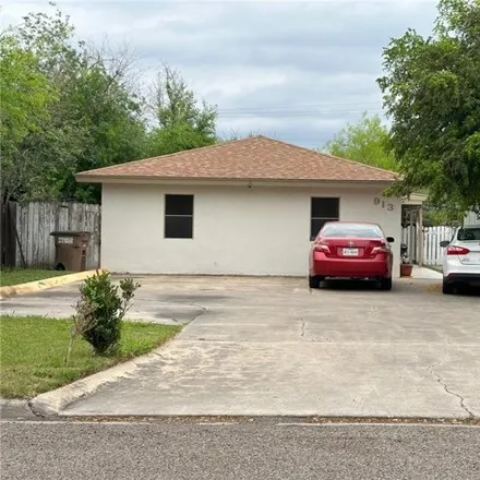 Buy this studio house on 957 East Stubbs Street in Edinburg, TX 78539