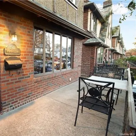 Buy this 3 bed house on 1911 Narragansett Avenue in New York, NY 10461