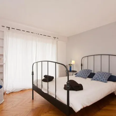 Rent this 1 bed apartment on Plaça de Molina in 1, 08006 Barcelona