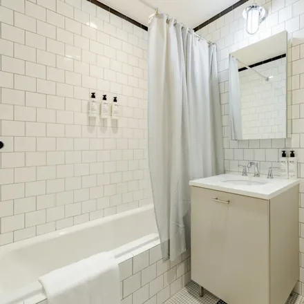 Image 7 - 1510 1st Avenue, New York, NY 10075, USA - Townhouse for rent