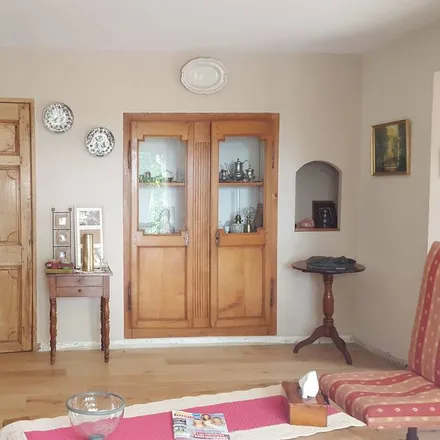 Rent this 4 bed house on Aix-en-Provence in Bouches-du-Rhône, France