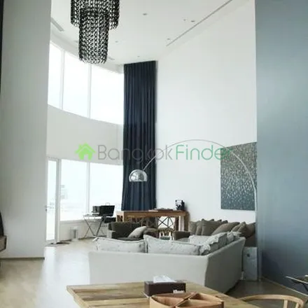 Rent this 4 bed apartment on unnamed road in Din Daeng District, 10400