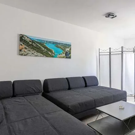 Image 6 - I, Boulevard Raymond Poincaré, 06160 Antibes, France - Apartment for rent