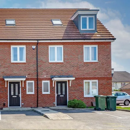 Rent this 4 bed duplex on Yeoman Drive in West Bedfont, TW19 7TJ