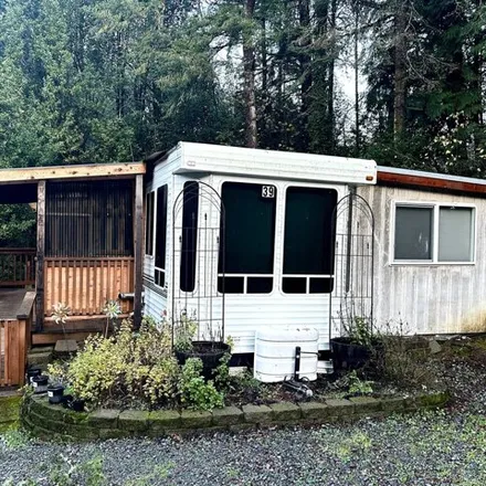 Buy this studio apartment on unnamed road in Myrtle Point, Coos County