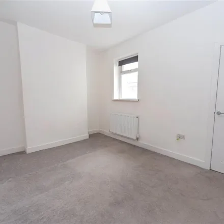 Image 5 - Compton Street, Cardiff, CF11 6SY, United Kingdom - Townhouse for rent