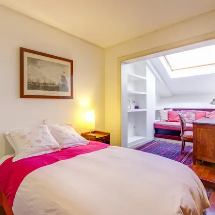 Rent this 6 bed room on Escuela infantil municipal Las Viñas in Calle de Ana Teresa, 28023 Madrid
