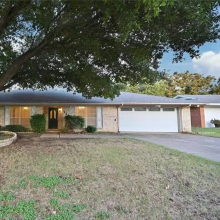 Rent this 3 bed house on 170 North Willow Street in Mansfield, TX 76063