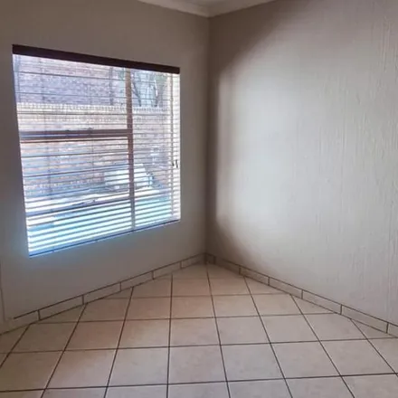 Image 2 - Northgate Mall, Doncaster Drive, Johannesburg Ward 114, Randburg, 2188, South Africa - Apartment for rent