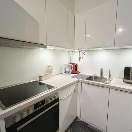 Rent this 2 bed apartment on cinnemood Next Level Cinnamon Rolls in Ehrenstraße 18-26, 50672 Cologne
