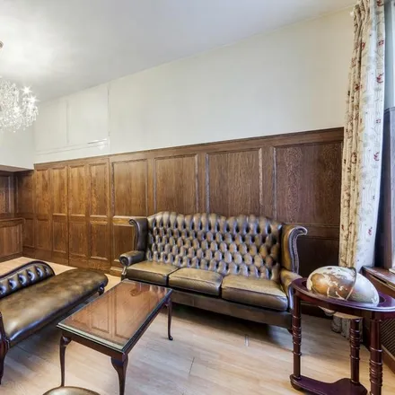 Rent this 1 bed apartment on 10 Tavistock Place in London, WC1H 9RD