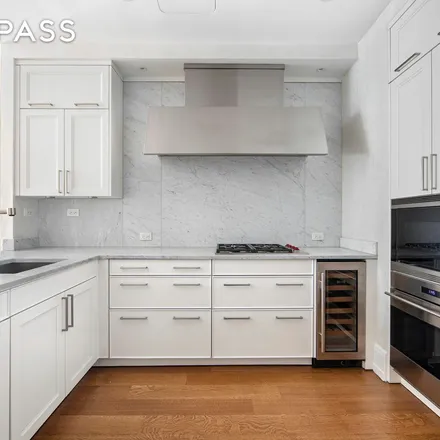 Rent this 2 bed apartment on Citibank in Broadway, New York