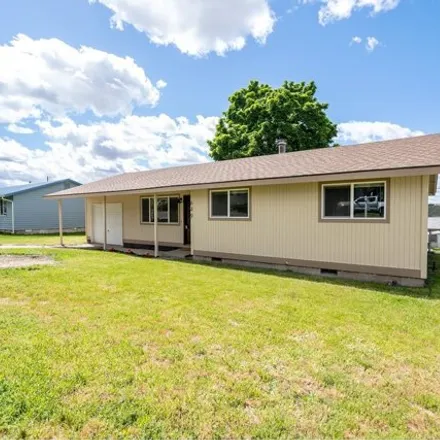 Buy this 3 bed house on 657 Northeast Fir Street in Pilot Rock, Umatilla County