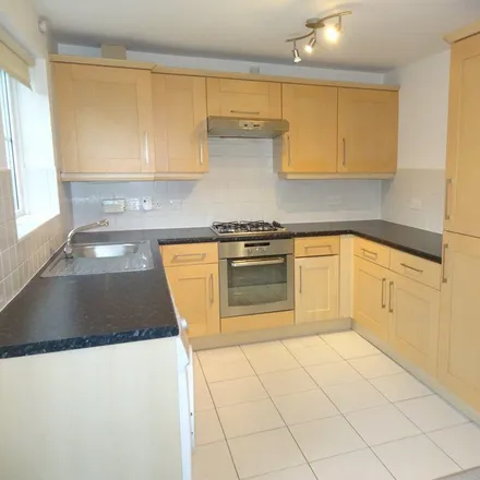 Image 2 - Stoneycroft Road, Sheffield, S13 9DR, United Kingdom - Townhouse for rent