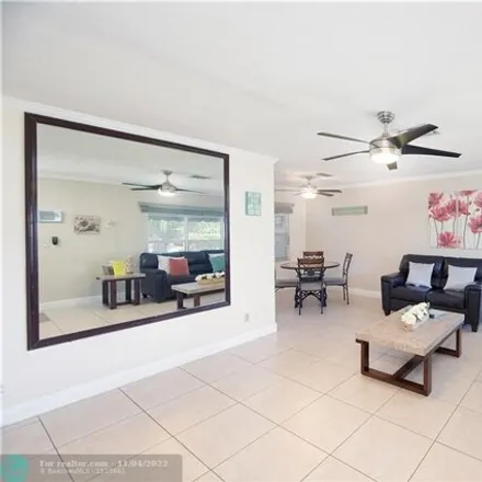 Image 6 - 2677 Northeast 33rd Avenue, Soroka Shores, Fort Lauderdale, FL 33308, USA - House for sale