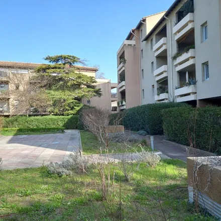 Rent this 5 bed apartment on Résidence la Cardère in Rue de la Banasterie, 84000 Avignon