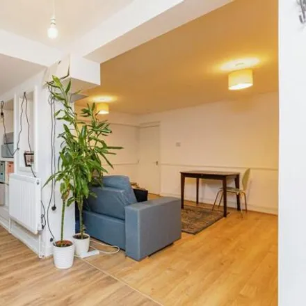 Image 9 - Piccolo Olivio, 284 Caledonian Road, London, N1 1DT, United Kingdom - Apartment for sale