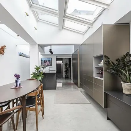 Buy this 6 bed house on 63 Roman Road in London, E2 0QN