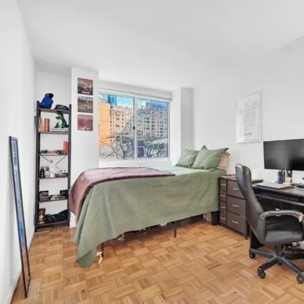 Buy this 1 bed condo on 308 East 38th Street in New York, NY 10016