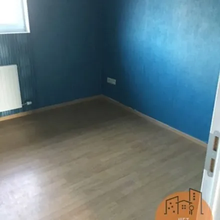 Rent this 3 bed apartment on Ransberg 9 in 1651 Lot, Belgium