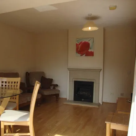Image 3 - 62 Northdown Road, Welham Green, AL10 8SN, United Kingdom - Townhouse for rent