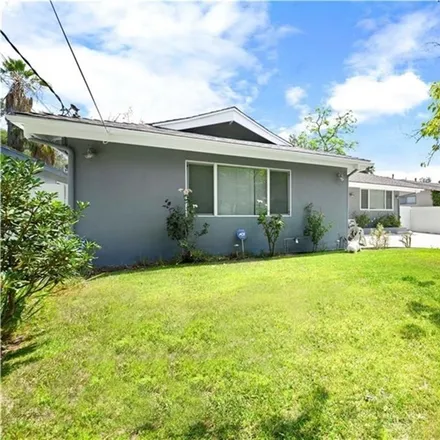 Image 3 - 5914 Wilkinson Avenue, Los Angeles, CA 91607, USA - House for sale