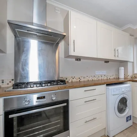 Rent this 2 bed apartment on 71 Sunderland Avenue in Oxford, OX2 8HH