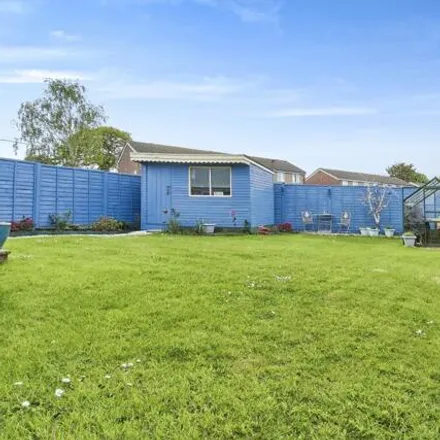 Image 2 - 14 White's Mead, Sandown, PO36 9HR, United Kingdom - House for sale