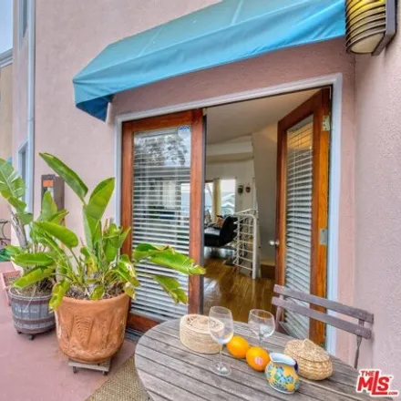 Buy this 2 bed condo on 2510 4th Street in Santa Monica, CA 90405