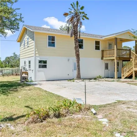 Image 2 - 421 East Avenue D, Robstown, TX 78380, USA - House for sale