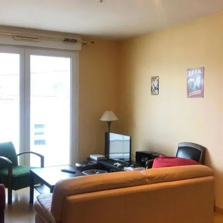 Rent this 4 bed apartment on 2 bis Boulevard Heurteloup in 37000 Tours, France