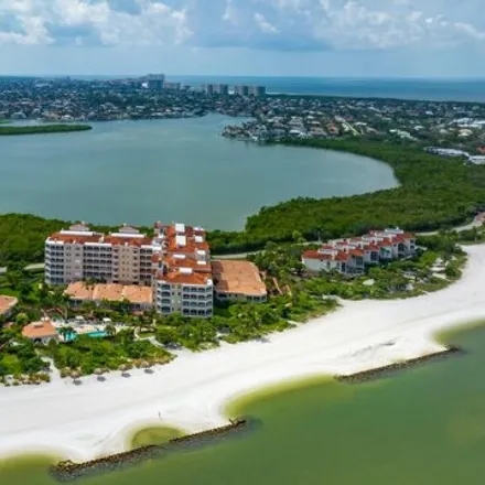 Image 9 - Royal Marco Point 2000, Royal Marco Way, Marco Island, FL 34145, USA - Condo for sale
