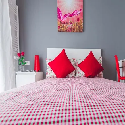 Rent this 4 bed room on Al 33 in Viale Fulvio Testi, 33