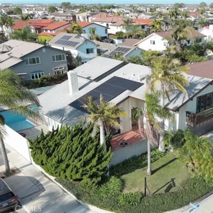 Image 2 - 3953 Humboldt Drive, Huntington Harbor, Huntington Beach, CA 92649, USA - House for sale