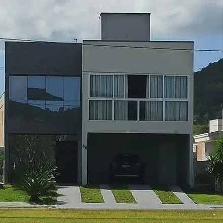 Buy this 4 bed house on Itaú in Rua Lauro Müller, Centro