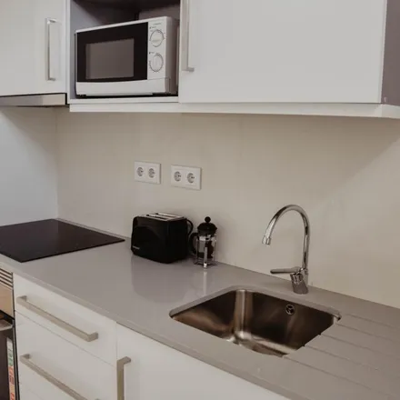 Rent this 1 bed apartment on Rua Adelino Veiga 27 in 3000-003 Coimbra, Portugal