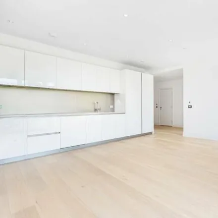 Image 2 - Camera House, Broom Road, London, TW11 9FH, United Kingdom - Room for rent