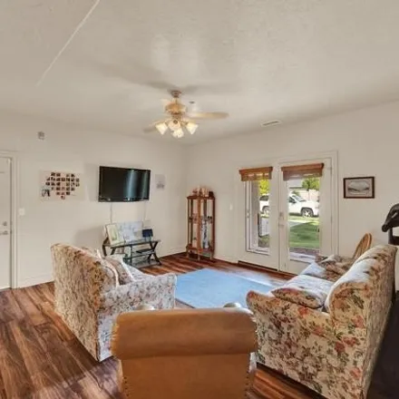 Image 7 - 398 Wood Springs Drive, Springville, UT 84663, USA - Condo for sale