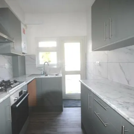 Image 1 - Perth Road, London, IG2 6AS, United Kingdom - Townhouse for rent
