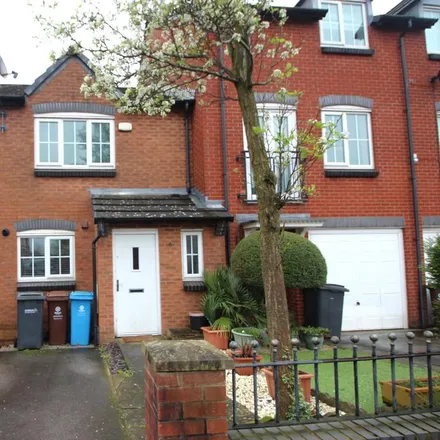 Rent this 3 bed townhouse on Baldwins Close in Royton, OL2 5FG