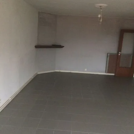 Rent this 2 bed apartment on Essenhoutstraat 120 in 2950 Kapellen, Belgium