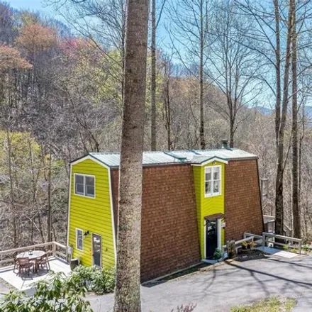 Buy this 2 bed house on 116 Chalet Place in Haywood County, NC 28751