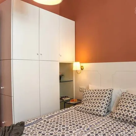 Rent this 2 bed apartment on Porto