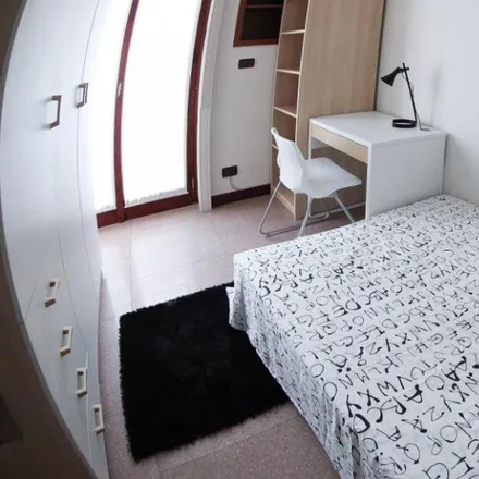 Rent this 7 bed room on Via Angelo de Vincenti in 20148 Milan MI, Italy