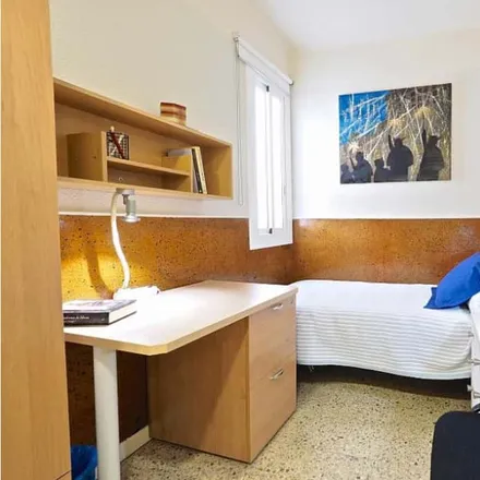Rent this 3 bed room on Carrer de Sant Antoni Maria Claret in 75, 08001 Barcelona