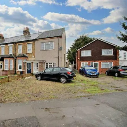 Buy this 3 bed townhouse on Yeading Fork in London, UB4 9DG