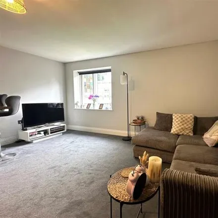 Image 2 - 15 Westland Road, North Watford, WD17 1QS, United Kingdom - Apartment for sale